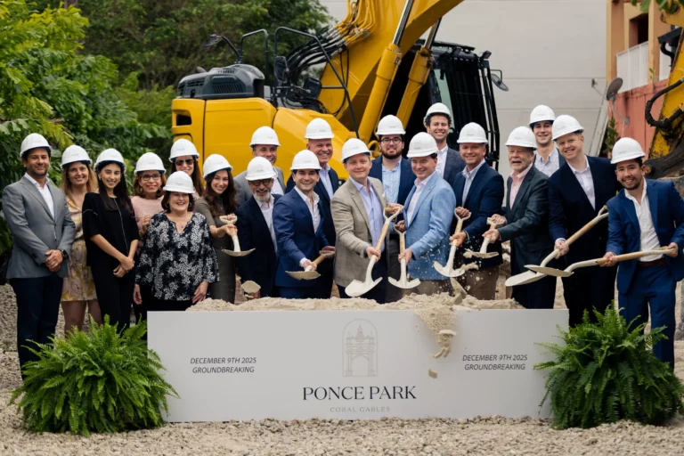 Закладка первого камня Ponce Park в Coral Gables Церемония закладки камня Ponce Park на Ponce de Leon Blvd в центре Coral Gables, начало строительства элитного комплекса