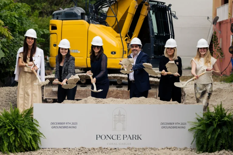 Роскошь внутри Ponce Park Интерьеры резиденций Ponce Park, высокие потолки и европейский стиль в Coral Gables
