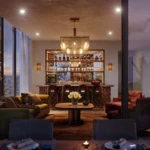 Роскошная главная спальня первого этажа триплекса Villa Miami с дизайнерским интерьером