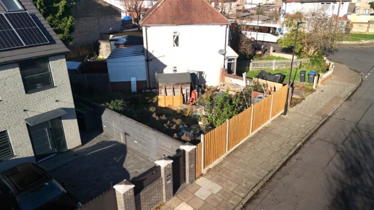 Готовый к стройке дом в Enfield Lock Компактный премиум-дом на участке Park Road Enfield с открытой кухней и садом для buy-to-let инвесторов