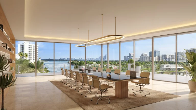 Общий вид One Kane с рестораном One Kane в Bay Harbor Islands с рестораном BondSt и rooftop-баром на фоне водоема