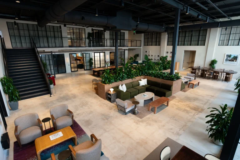 Интерьер Work Club Knotel в Майами Коллаборативные зоны и lifestyle-аменити в Knotel at Wyncatcher Винвуд Майами