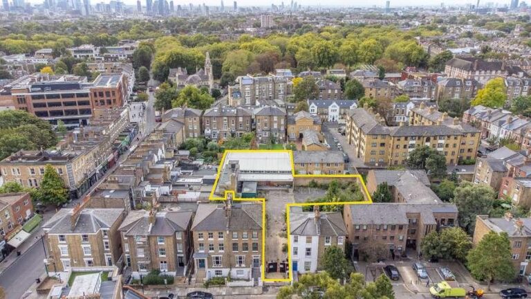 Престижный участок в Highbury Лондон Участок для редевелопмента в элитном районе Highbury, Лондон, высокий инвестиционный потенциал