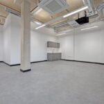 Офисное пространство Cask Works с видом на уютный дворик в креативном Hackney Wick