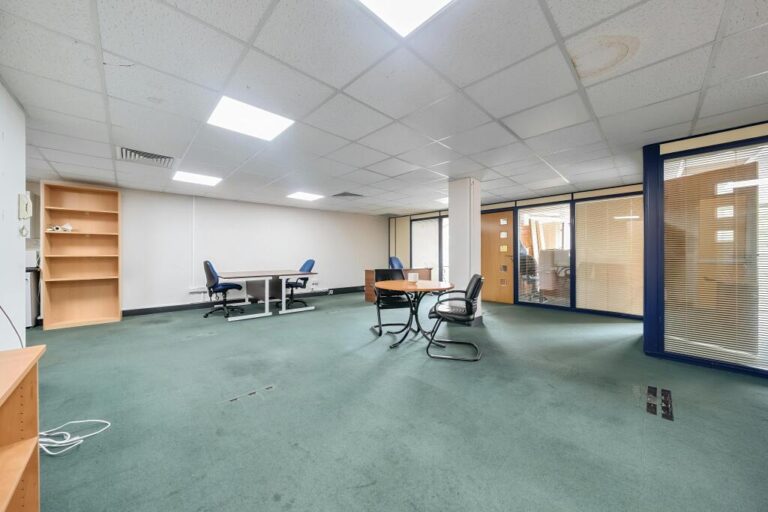 Вторая спальня Westbury House инвестиции Комфортная вторая спальня Westbury House Pinner с арендным потенциалом