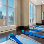 Роскошный лаунж для встреч в 555TEN Hudson Yards