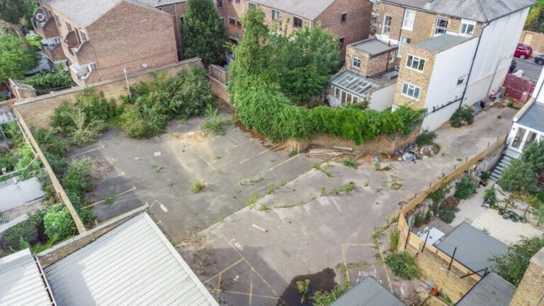 Золотой шанс в престижном Highbury Участок для премиум-редевелопмента в Highbury, идеален для долгосрочных инвестиций Лондон