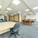 Просторный коридор Westbury House в Pinner для коммерческой прибыли