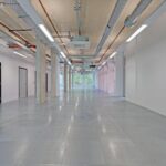 Внутренний дворик Cask Works рядом со студенческой резиденцией Wick Park в Hackney Wick