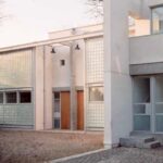 Внутренний приватный двор лофт-студии в Cobham Mews с зонами отдыха на свежем воздухе