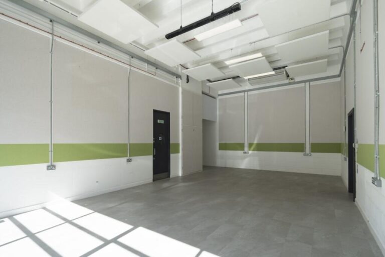 Закрытый двор для приватного бизнеса Офисы с закрытым двором в Baker's Yard EC1R 3DD