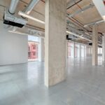 Расслабляющая терраса этажа Cask Works в элитной коммерческой недвижимости Hackney Wick Лондон