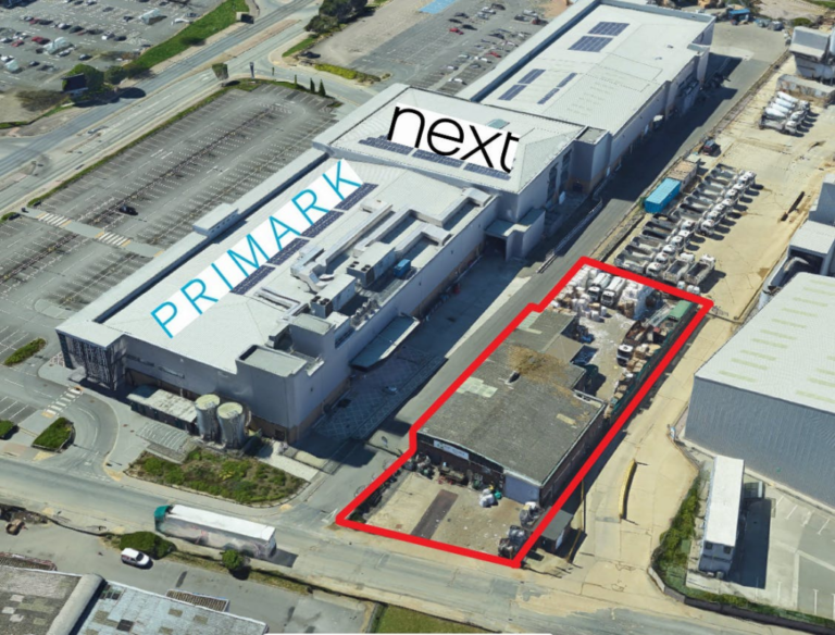 Фрихолд участок 0.45 акра Lombard Wall SE7 Промышленный участок в Charlton с зданием 8000 кв футов и разрешением на B2/B8 объект 11800 кв футов