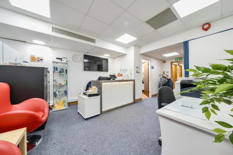 Сад Westbury House для инвесторов Pinner Зеленый сад Westbury House Pinner усиливает инвестиционную доходность