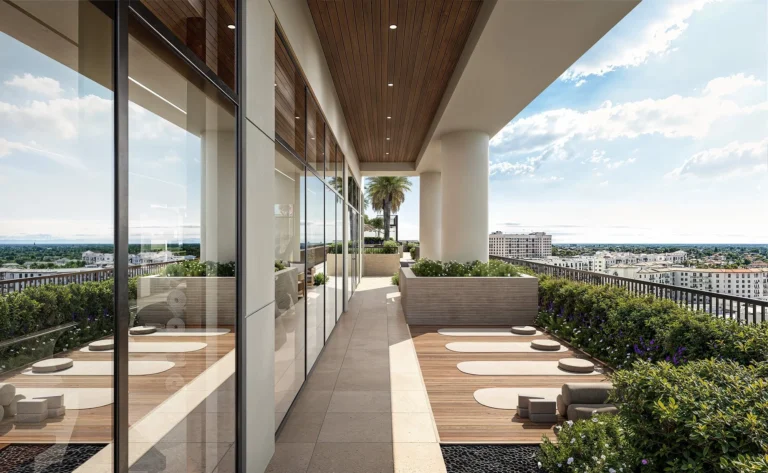 Общий вид шоурума и гостей Толпа на открытии wellness-резиденций в Coral Gables