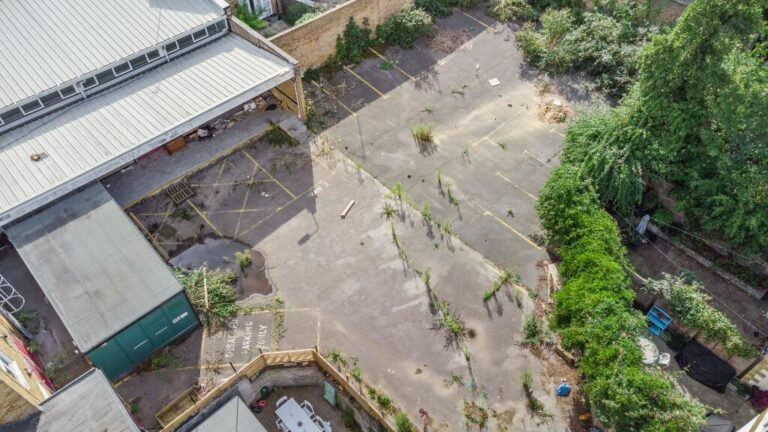 Инвестиционный актив в центре Highbury Общий вид участка в динамичном районе Highbury Лондон с высоким потенциалом доходности