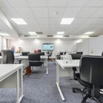 Пространство чердака Westbury House Pinner с высоким потенциалом роста
