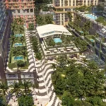 Приватный бассейн пентхауса в Midtown Park Residences с видом на центр Майами