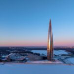 Дрон-съёмка Лахта Центр в Санкт-Петербурге на закате над заснеженной территорией